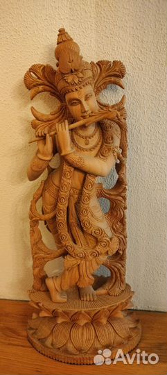 Статуэтка высокая