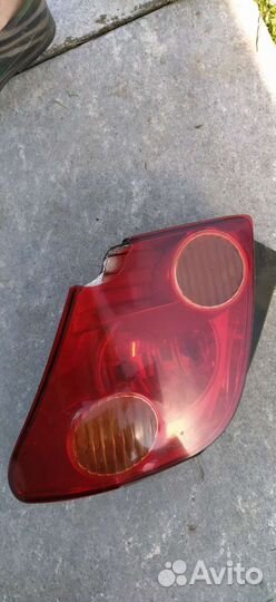 Продам фару Toyota Ist