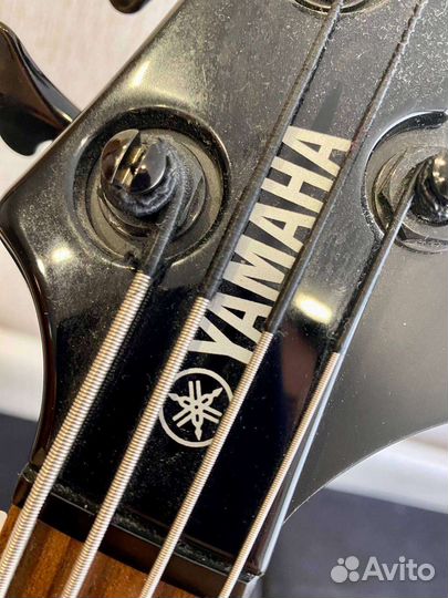 Бас гитара yamaha