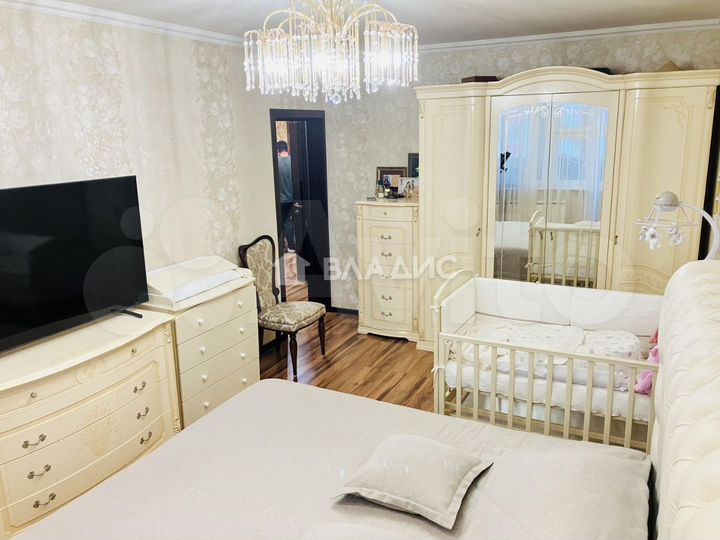 3-к. квартира, 80 м², 7/25 эт.