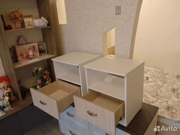 Тумба прикроватная