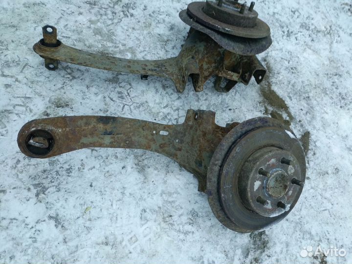 Рычаг задний продольный со ступицей Mazda 3 bk