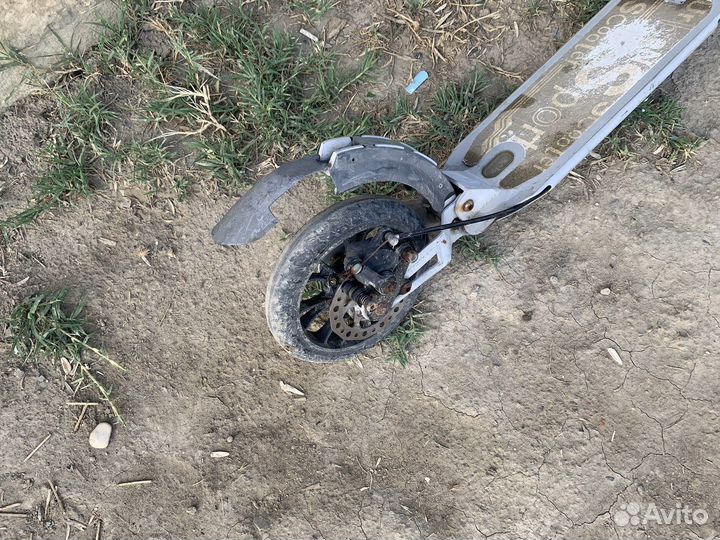 Самокат с дисковым тормозом