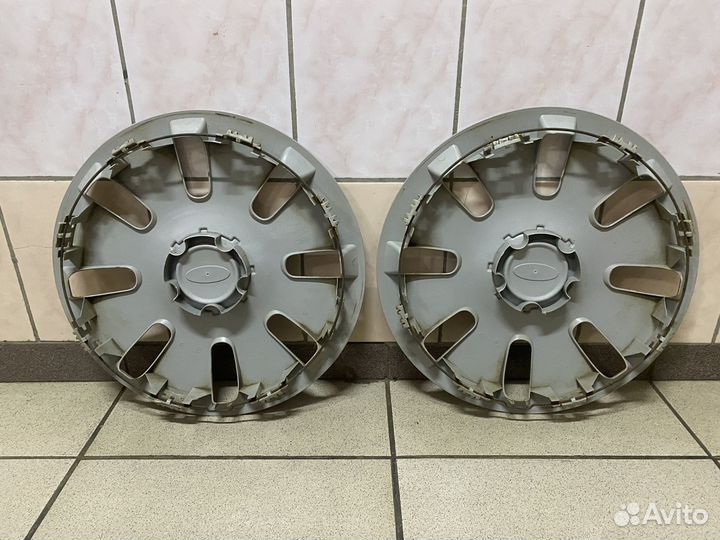 Ford 4M511000AB Б/У Колпак декоративный R15
