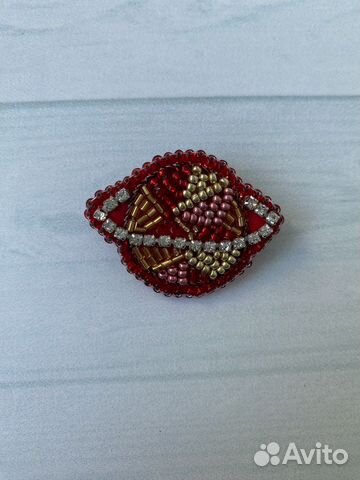 Брошь из бисера