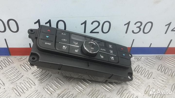 Блок управления климатической установкой Jeep Gran