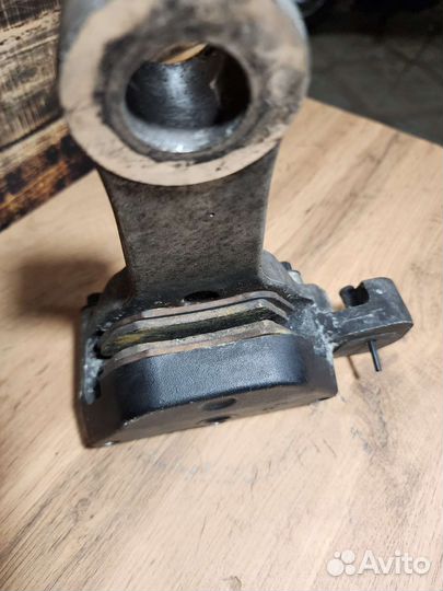 Задний суппорт Dyna