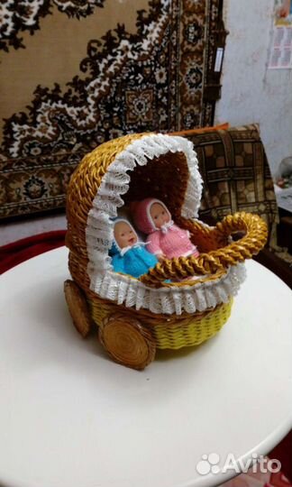 Коляска с пупсоми - двойняшки