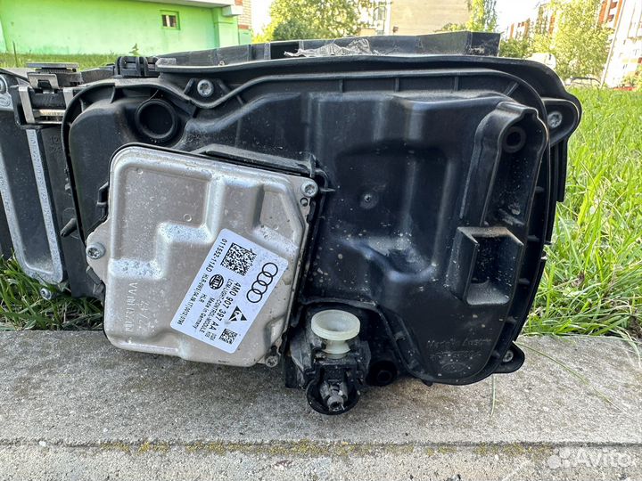 Фара правая Audi Q7 4m