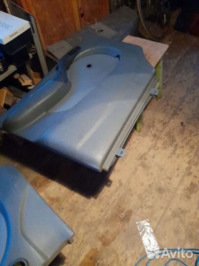 Обшивка дверей Мерседес спринт правая и левая