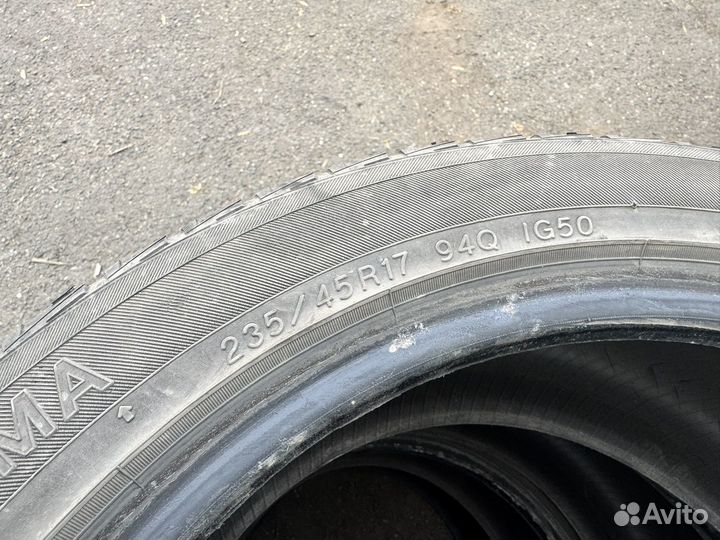 Yokohama Ice Guard IG50 235/45 R17