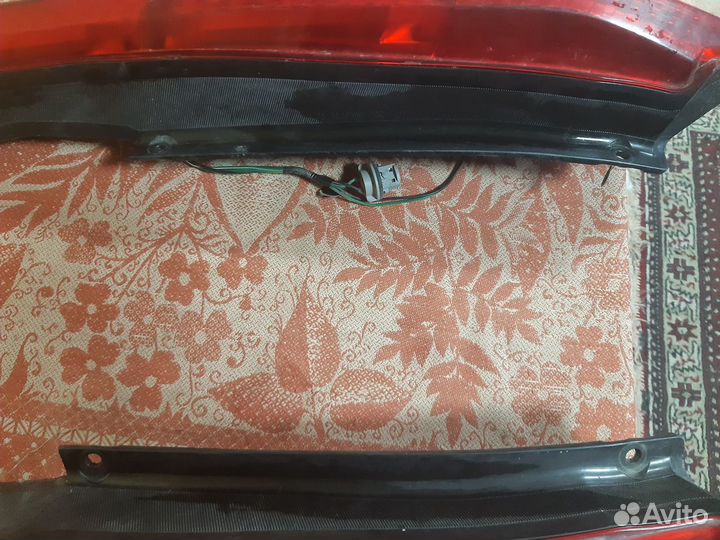 Фонарь задний левый правый Nissan X-Trail