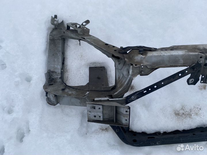 Рамка радиатора / телевизор Honda Legend KB1