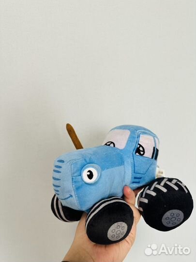 Мягкая игрушка синий трактор
