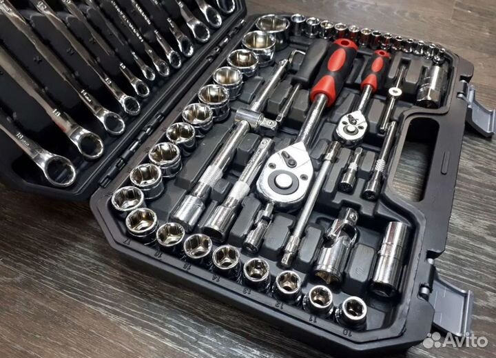 Набор инструментов 61 предмет. В кейсе