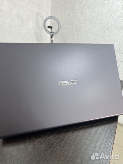 Asus R521FL-BR103T