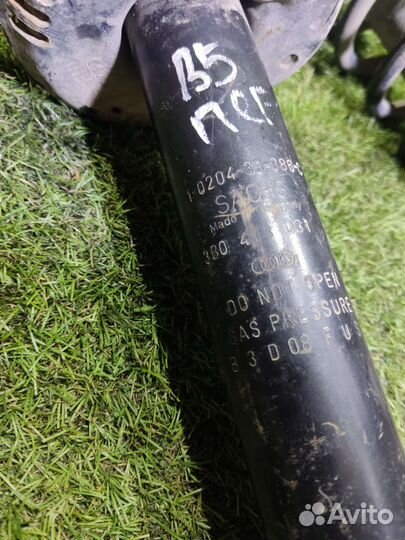 Стойки передние пассат б5 рест и дорест