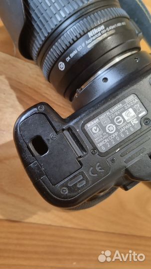 Зеркальный фотоаппарат Nikon D5000 в объективом