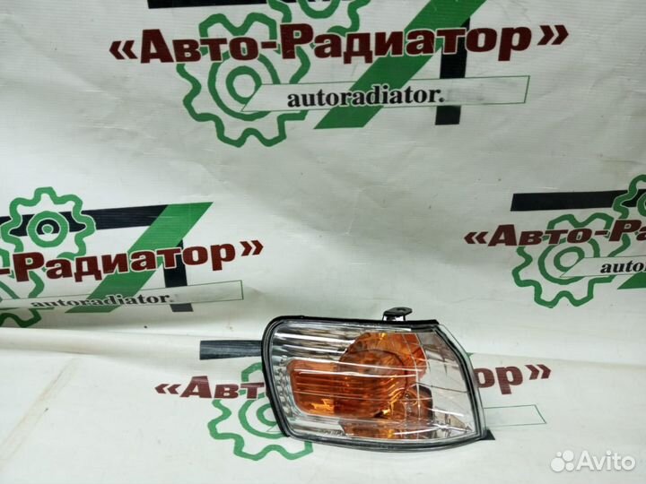 Габарит toyota corolla 95-97 RH хрусталь