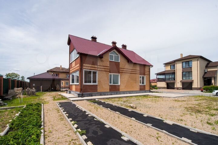 Коттедж 160 м² на участке 6 сот.