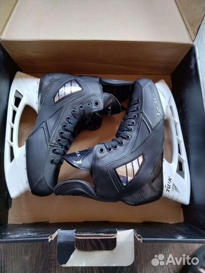 Коньки хоккейные