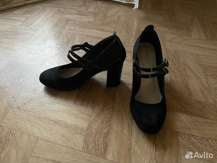 Туфли женские на каблуке