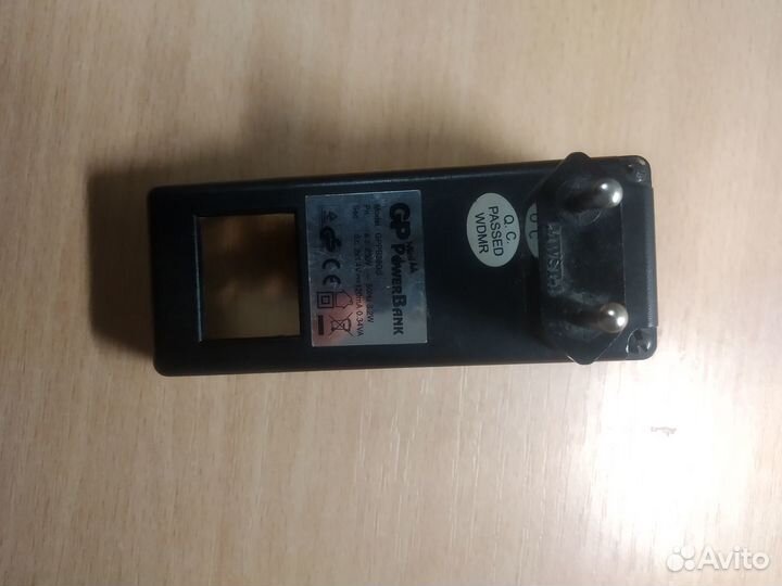 Зарядное устройство для пальчиковых аккумуляторов