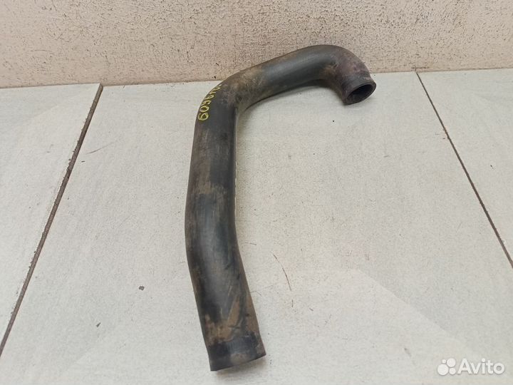 Патрубок системы охлаждения