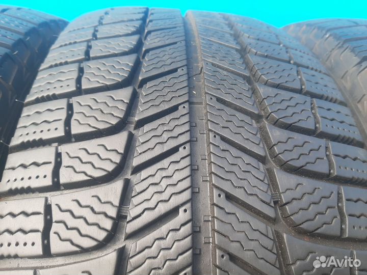 Michelin X-Ice 3 215/45 R17 94V