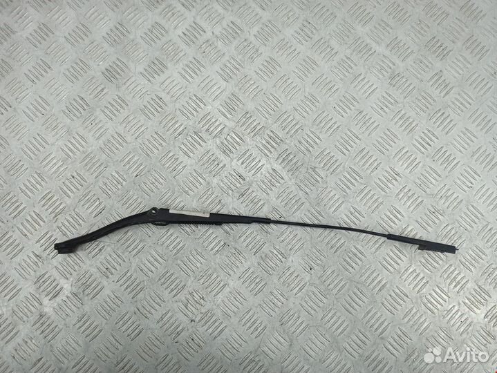 Щеткодержатель (поводок стеклоочистителя, дворник)