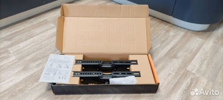 Настенный кронштейн для телевизора