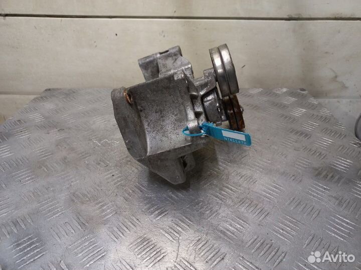 Кронштейн генератора Volkswagen Golf 4 1.4 16V MPI