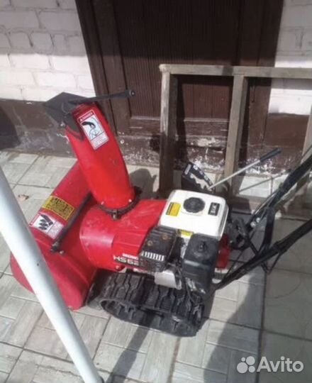 Снегоуборщик гусеничный Honda