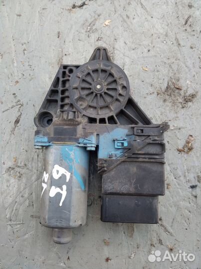 Моторчик стеклоподъёмника Volkswagen passat b5 зл