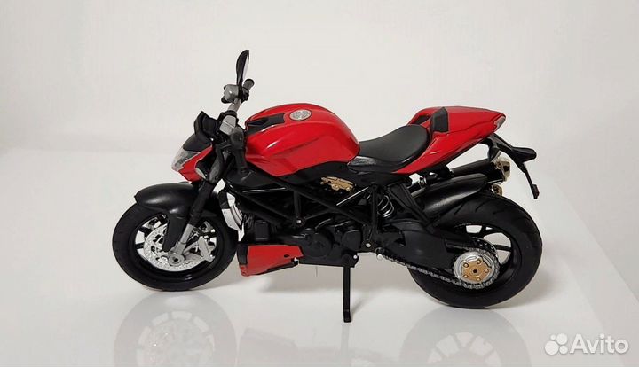 Модель мотоцикла Ducati Street Car