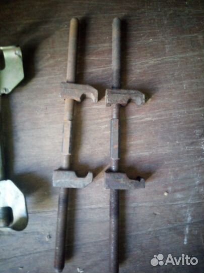 Стяжка для пружин механическая