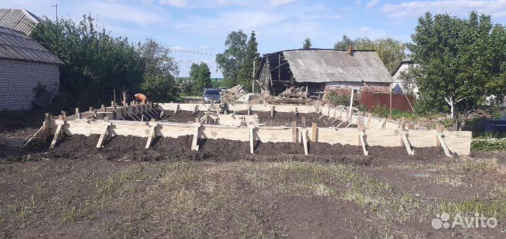 Бригада строителей