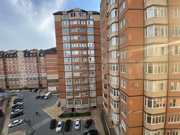 2-к. квартира, 52 м², 8/10 эт.