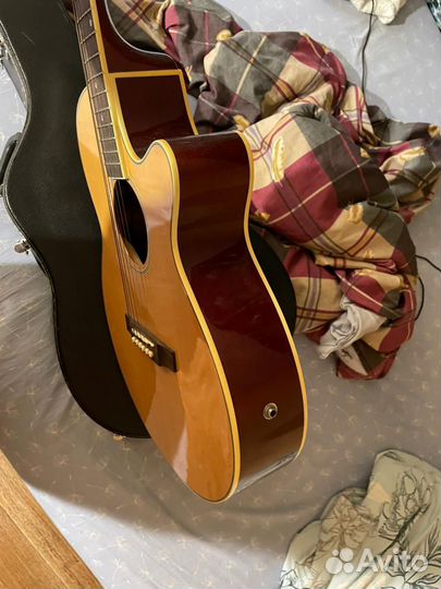 Гитара в чехле