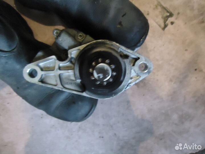 Стартер Фольксваген Поло 1.2и - 1.4и