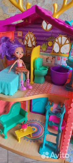 Большой кукольный домик