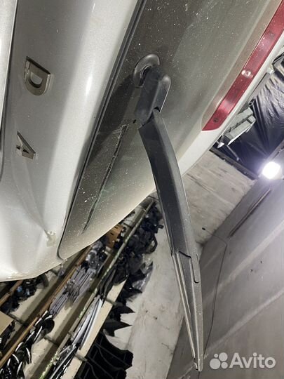 Авторазбор LADA X-ray задние цилиндры багажника