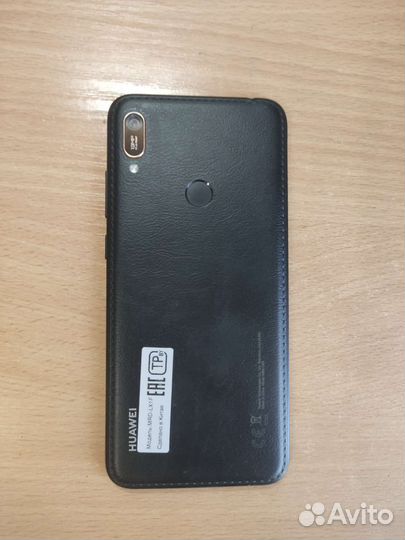 Телефон huawei y6