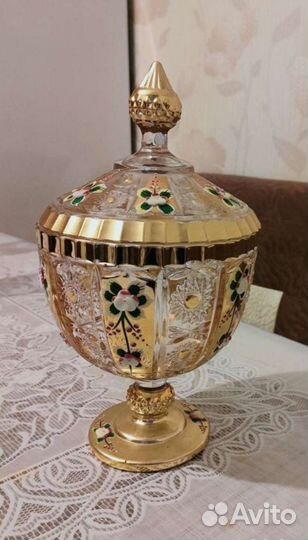 Конфетница с крышкой