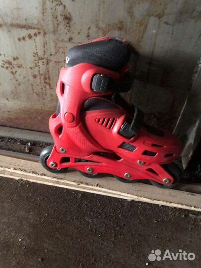 Роликовые коньки