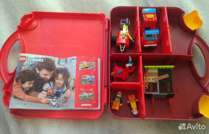 Lego Juniors Чемоданчик «Пожарная команда