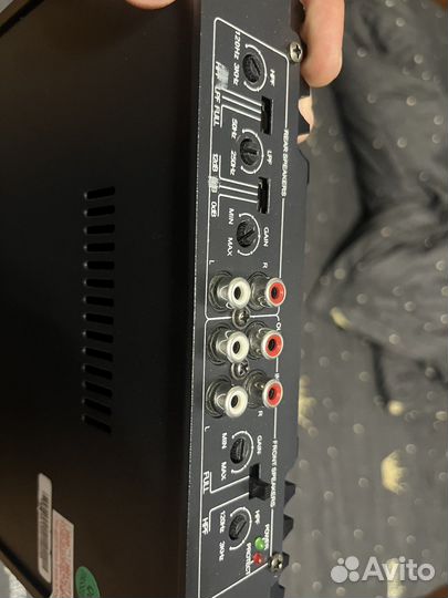 Автомобильный усилитель 4 канала