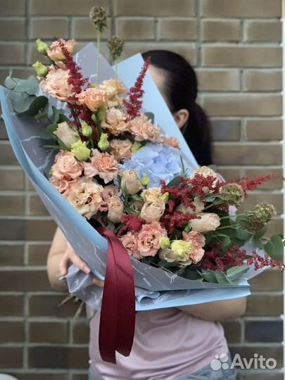 Букеты и композиции из живых цветов