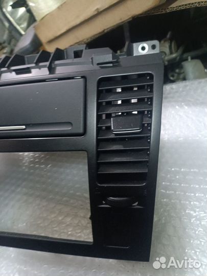 Центральный дефлектор Nissan Tiida C11