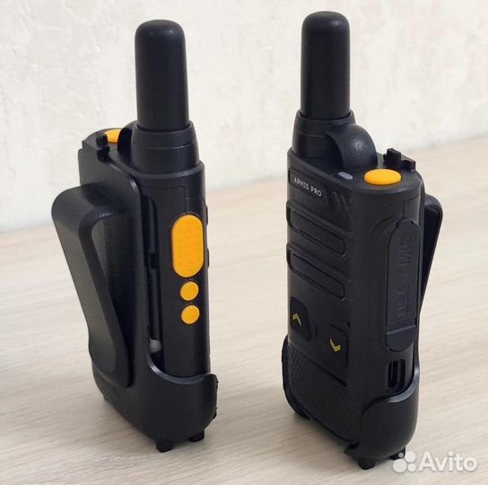 Рация-радиостанция в комплекте с наушниками